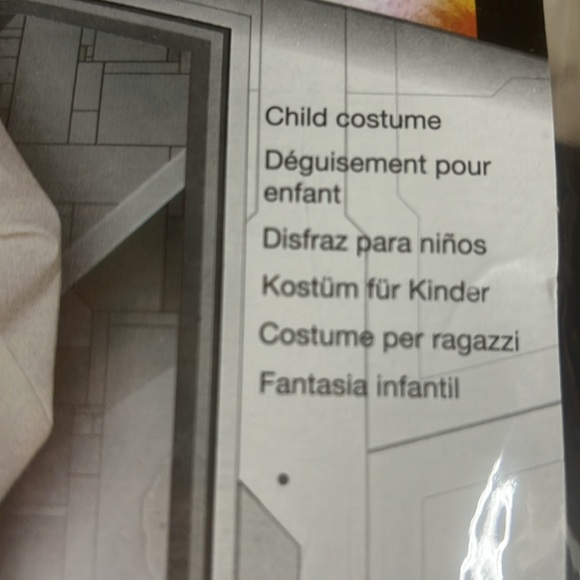 PRINCESS LEIA STAR WARS COSTUME. New in pkg. child size  4-6. Age 3-4. - Picture 2 of 3